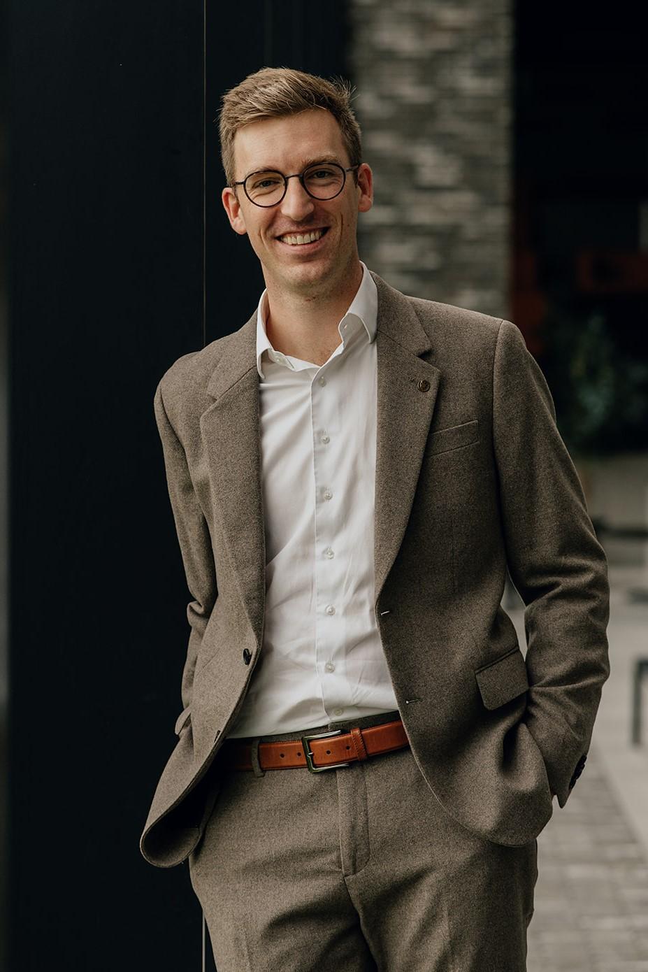 Dr. Pieter De Backer