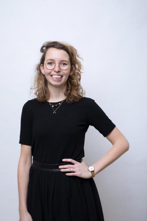 Portretfoto van business strateeg  Fee Schakenraad