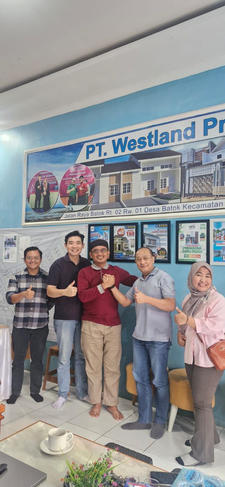AutoKon Venture Builder Dickson Lai and Bapak Wiwin Saputra, SH of PT Westland Properti Grup at the socialization meeting in Tenjo, Bogor, January 2026