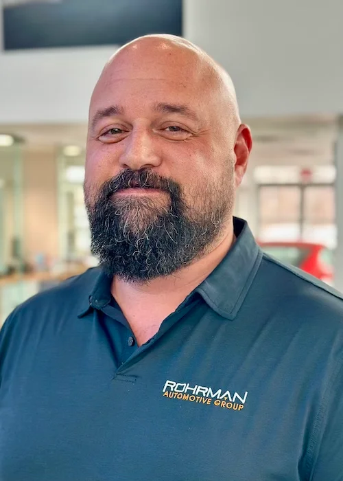 Portrait of Daniel M., Head of Sales, Bloopglow