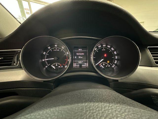 SKODA Superb 2013 WHITE Gebrauchtwagen - Galeriebild 6