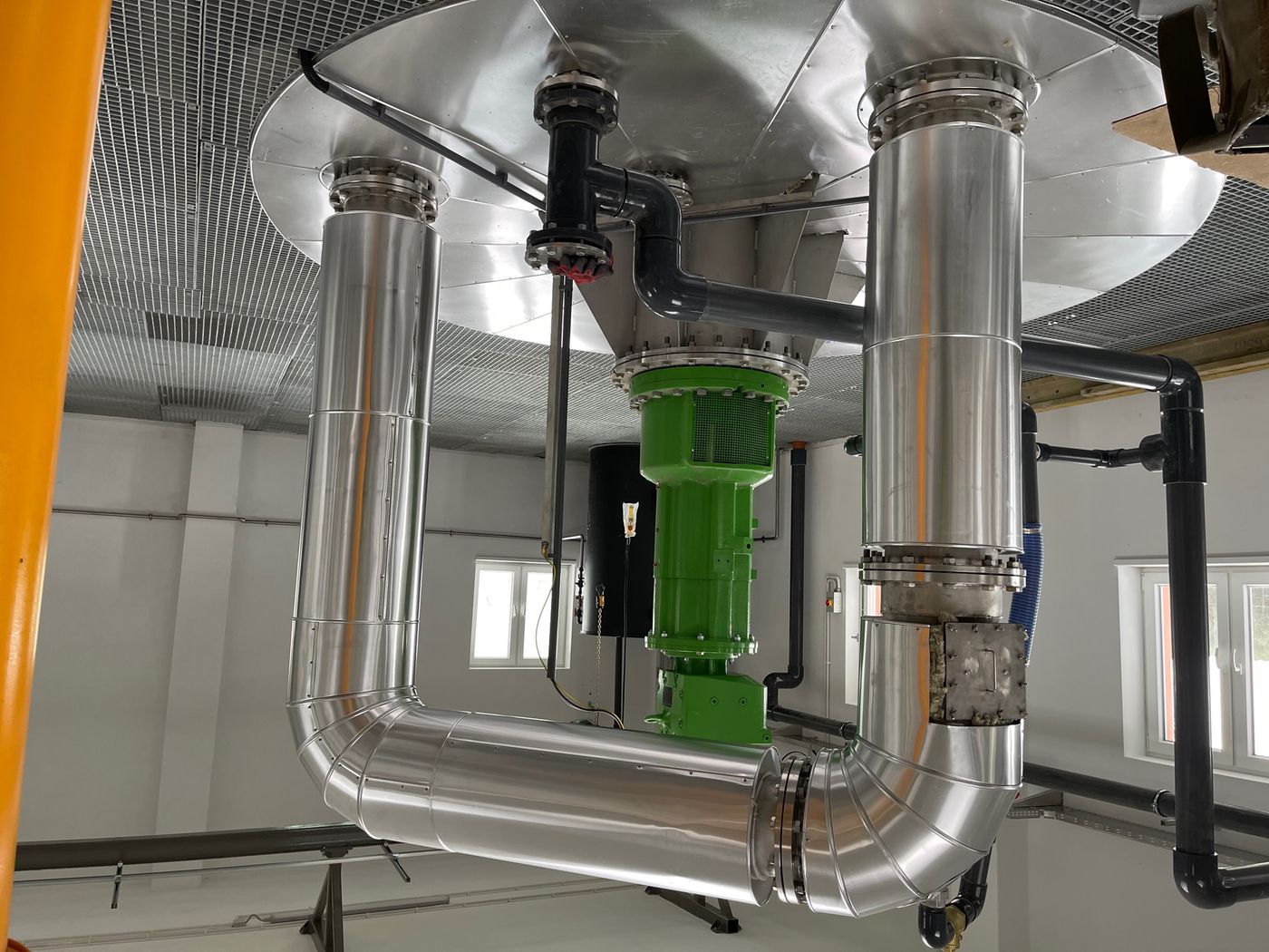 AEROTHERM reactor pipework and circulation pump