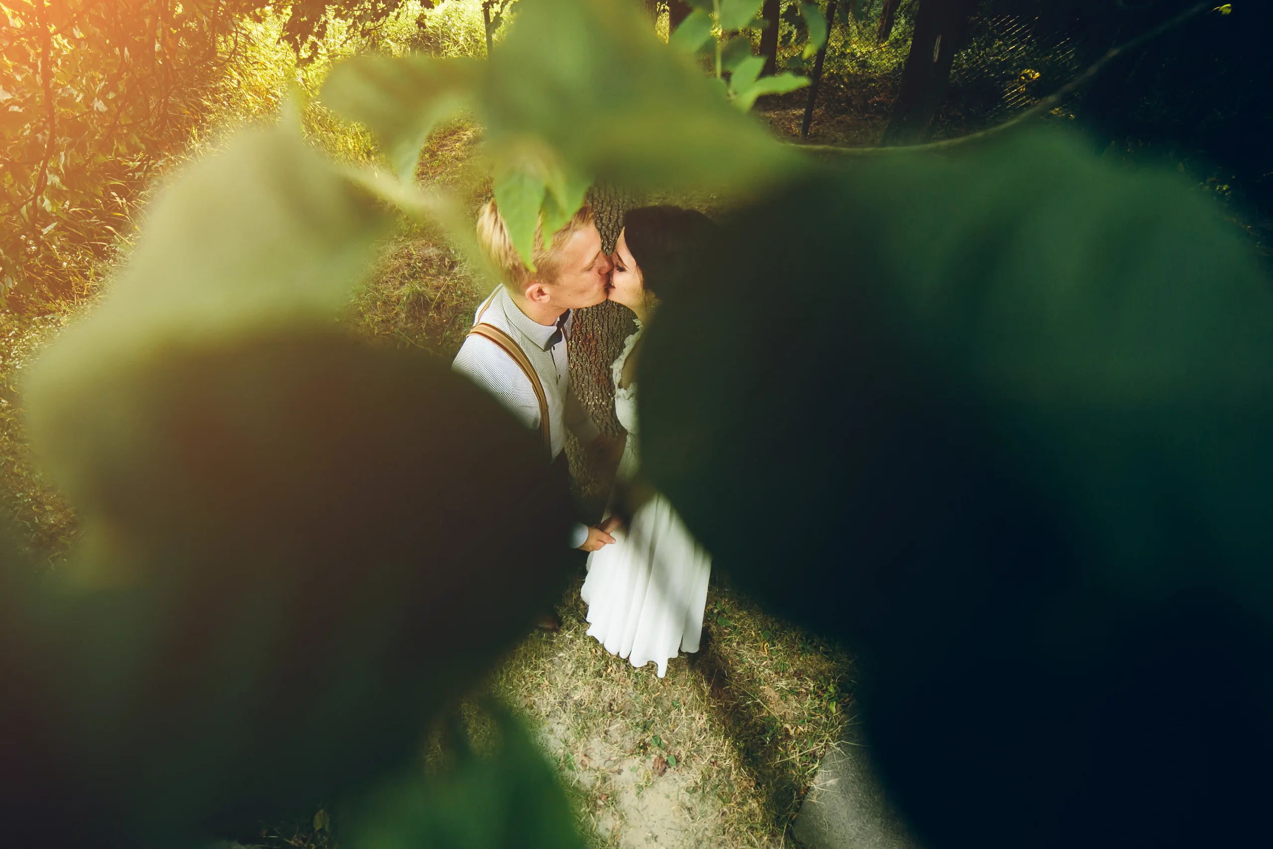 fotografia artística de pessoa em ambiente natural com luz suave