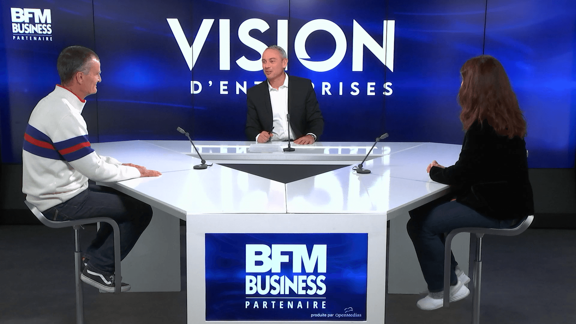 Photo d'un plateau type interview