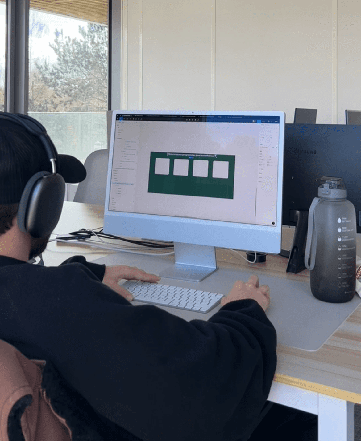 ui designer entrain de travailler sur une mission freelance
