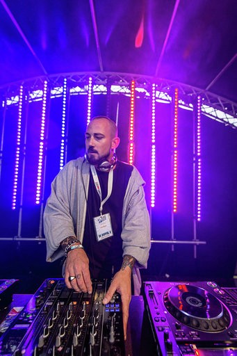 Dj Playing