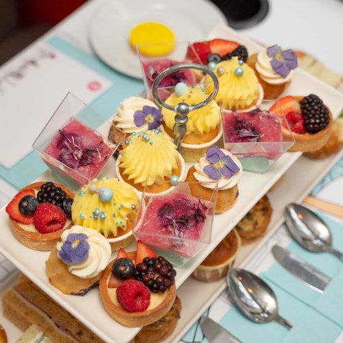 體驗一次獨一無二的旅程,因為寶馬藍與布里吉特的烘焙坊攜手合作