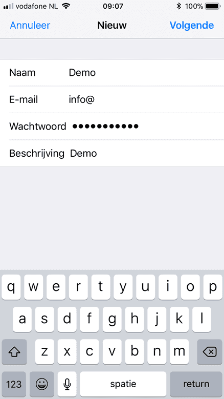 Schermafbeelding: Stappenplan (E-mail instellen op een iPhone)