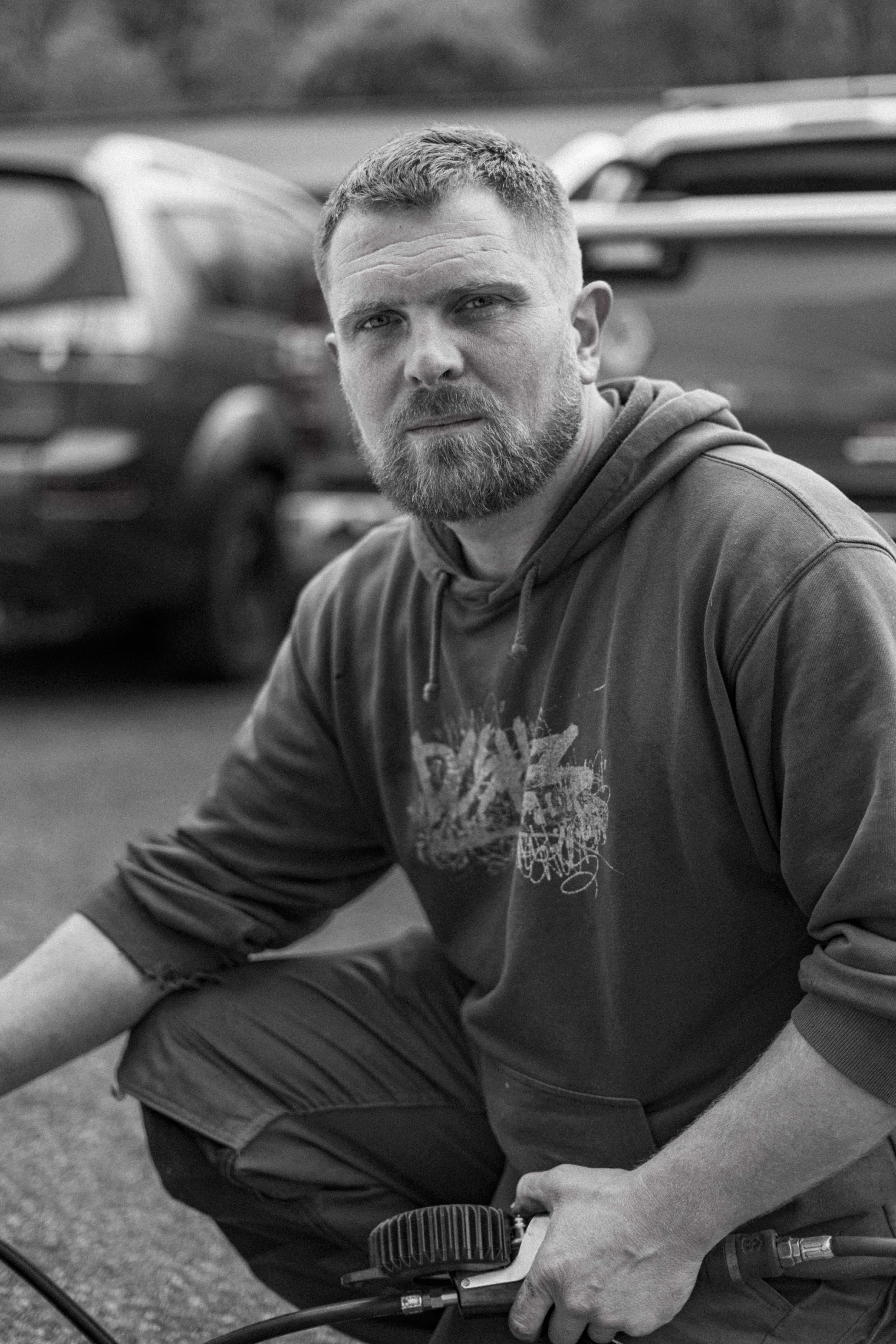 Portrait professionnel N&B  professionnel garagiste