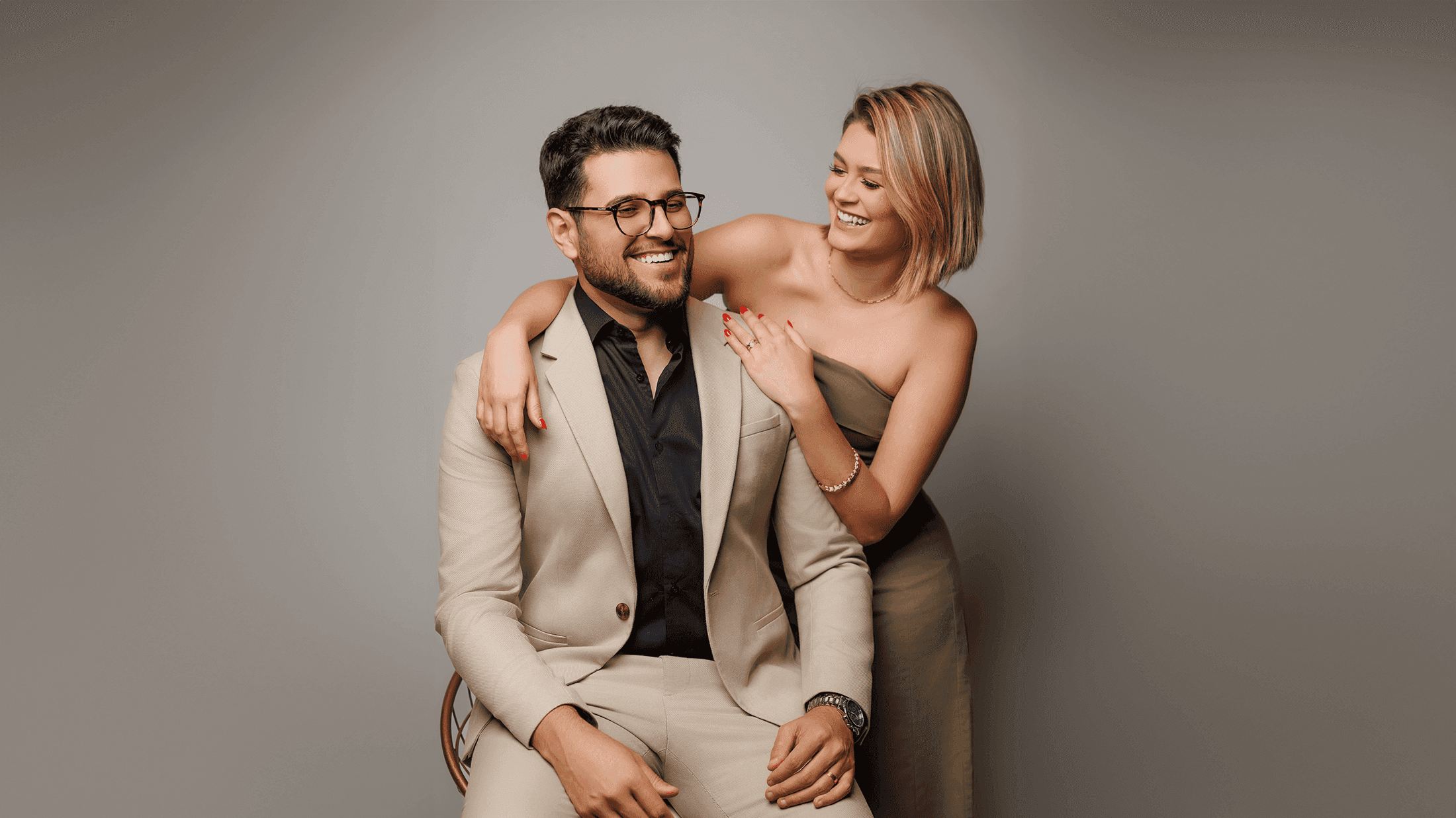 kainan e ana sorrindo