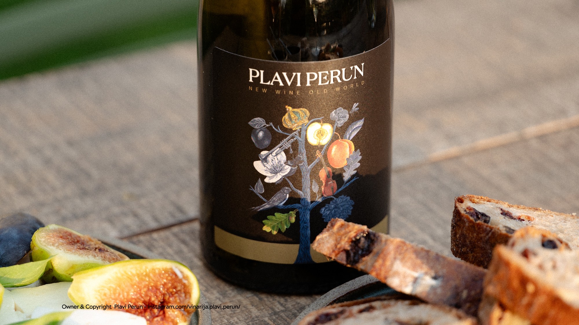 dimis_brand_identity_plavi_perun_wine_bottle
