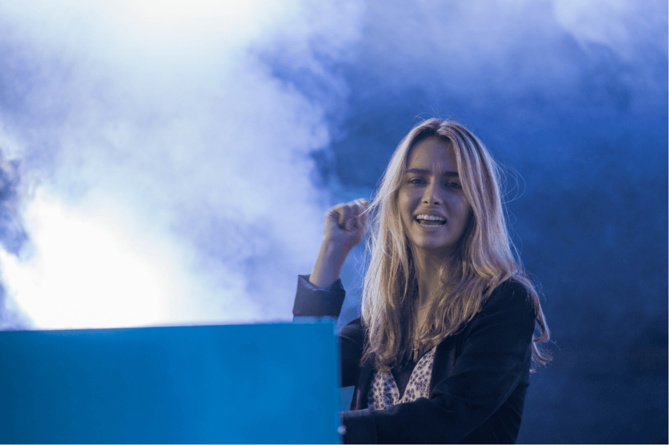 white umbrella on seashore
