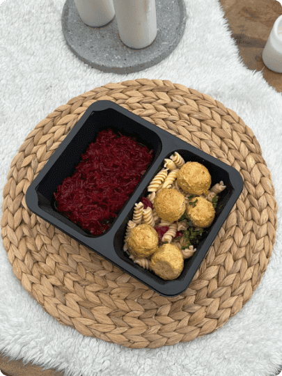 Dieta pudełkowa prosto z Bydgoszczy dostarcza smaczną i zbilansowaną dietę pudełkową w przystępnych cenach. Jeśli szukasz zdrowego i taniego cateringu dietetycznego, nasza dieta pudełkowa Bydgoszcz to idealne rozwiązanie. Catering dietetyczny z Bydgoszczy zapewnia świeże, wysokiej jakości posiłki, które łączą smak i wartość odżywczą w wyjątkowo atrakcyjnej cenie. Postaw na dietę pudełkową Bydgoszcz, aby cieszyć się wygodą i najlepszym stosunkiem jakości do ceny na rynku. Catering dietetyczny w Bydgoszczy to doskonały wybór dla każdego, kto chce zdrowo jeść bez konieczności samodzielnego gotowania, wybierając tanie i sprawdzone rozwiązania.