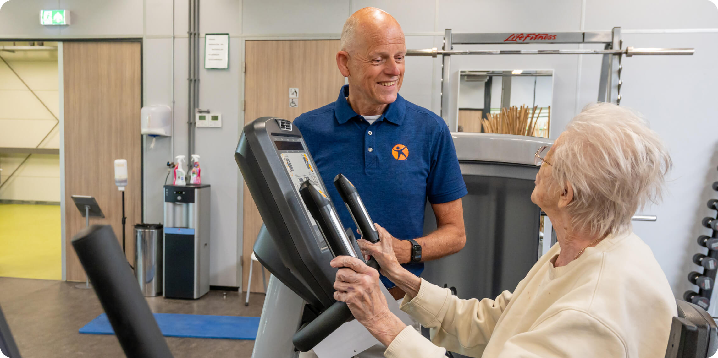 A friendly man helping to motivate