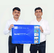 Pic of founders collecting national startup award 2022