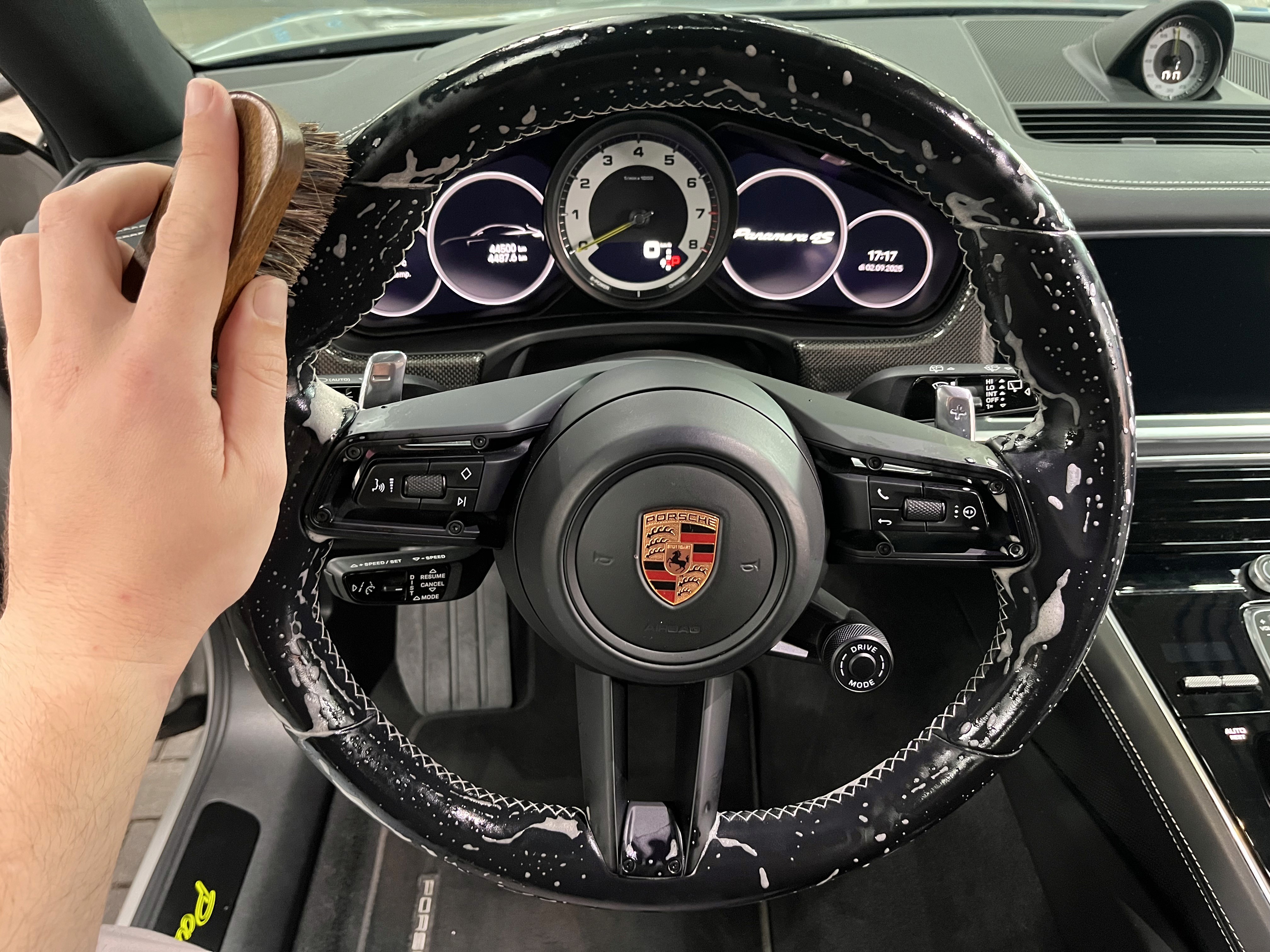 Interieur van een verzorgde auto