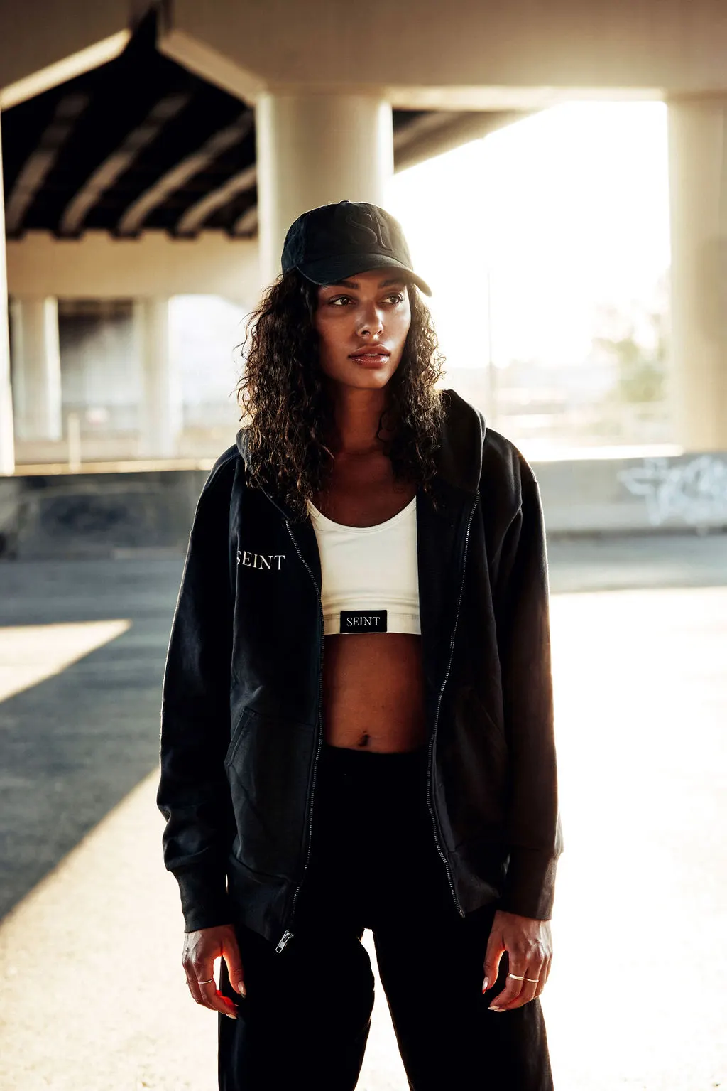 SEINT × 06 — image 06 of 15