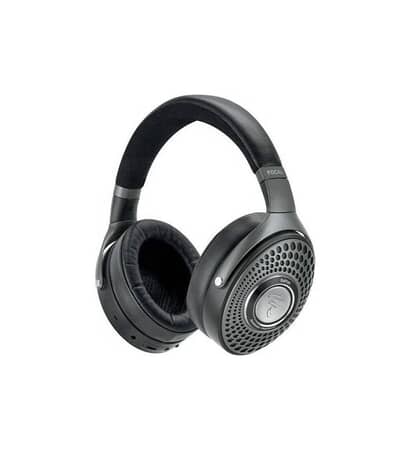 Produktbillede af Focal Bathys eksklusive trådløse hovedtelefoner i elegant design på hvid baggrund.