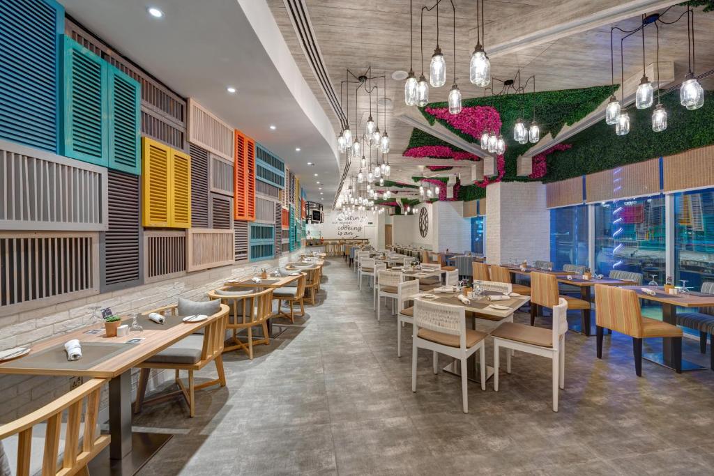 Sustainable Logistics in a Connected World