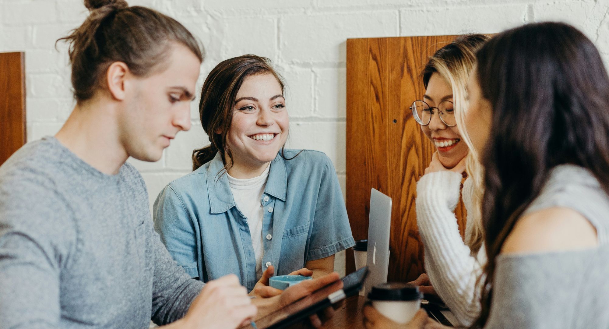 Aprenda como construir um networking funcional e duradouro que gera oportunidades reais ao longo do tempo