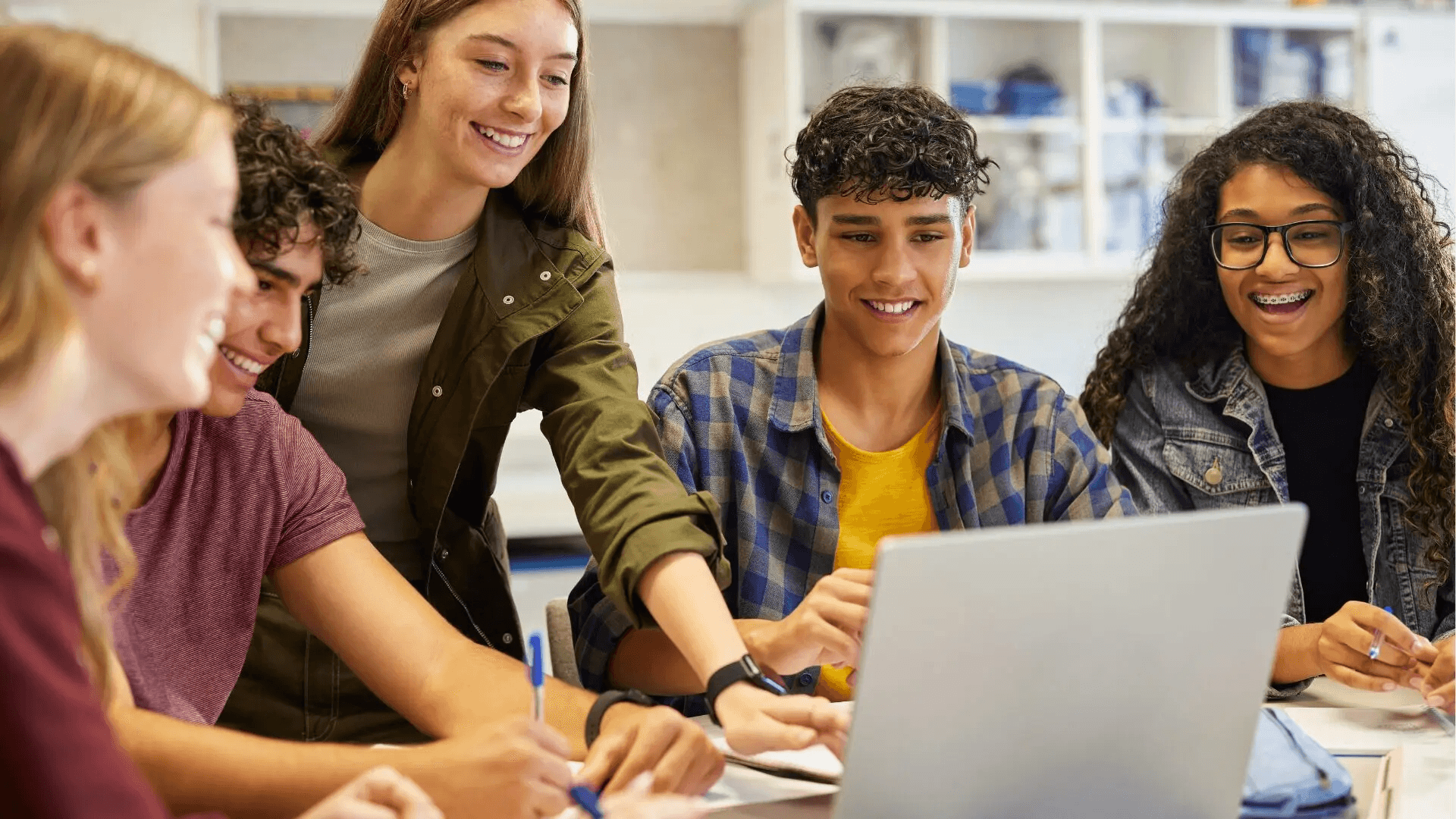 High school student working with a PhD mentor on original research as a Lumiere Education alternative in 2026