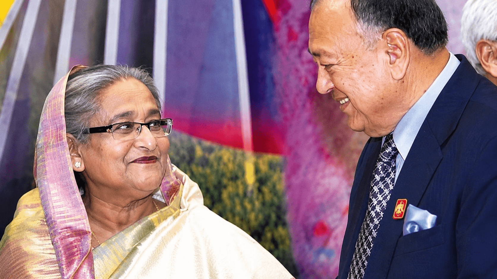 বিনা অস্ত্রে বিনা যুদ্ধে যেভাবে উদ্ধার হয়েছিল বঙ্গবন্ধু পরিবার