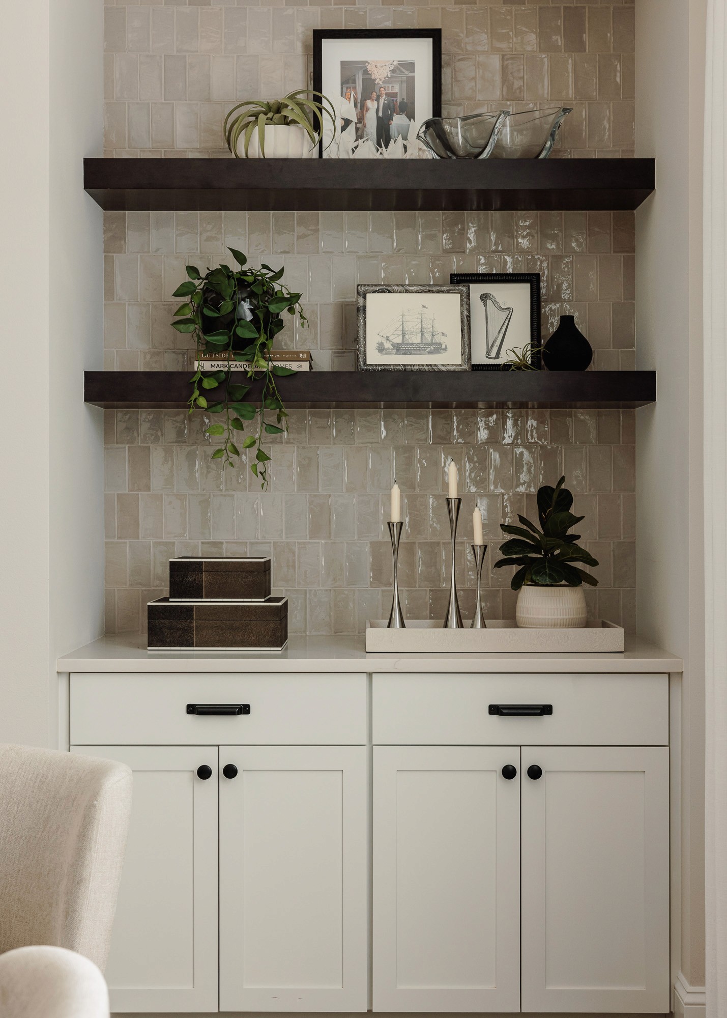 We’re so excited to share details from The Norkirk House: Dining Room –– one of our favorite interior design + professional organizing projects in Kirkland, WA.