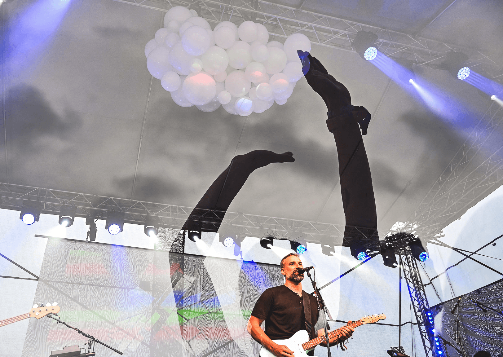 Ručne vyrobený žltý smiley objekt zo slovenskej vlny v galérii