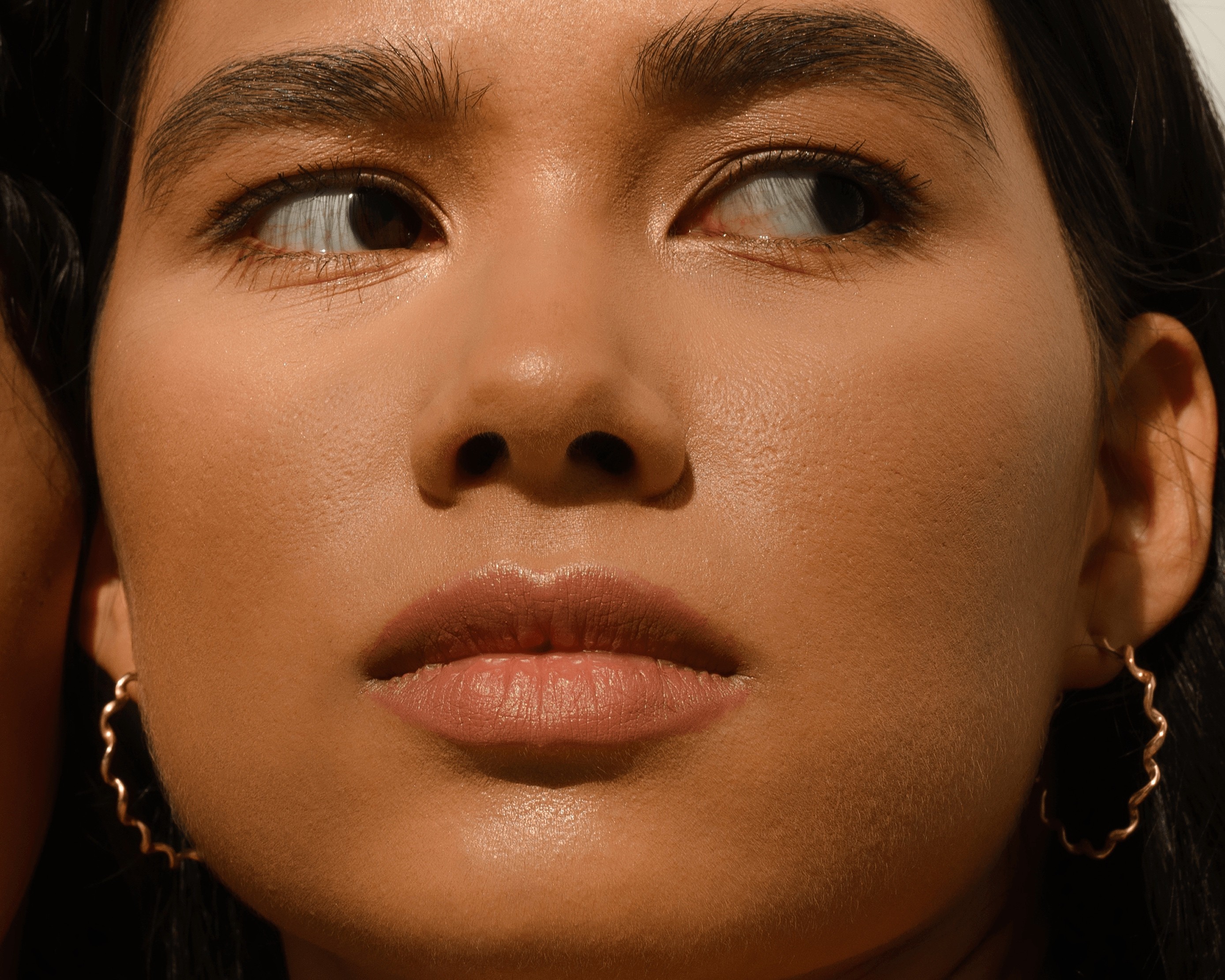 Sesja zdjęciowa dla Skin Concept – zbliżenie twarzy kobiety