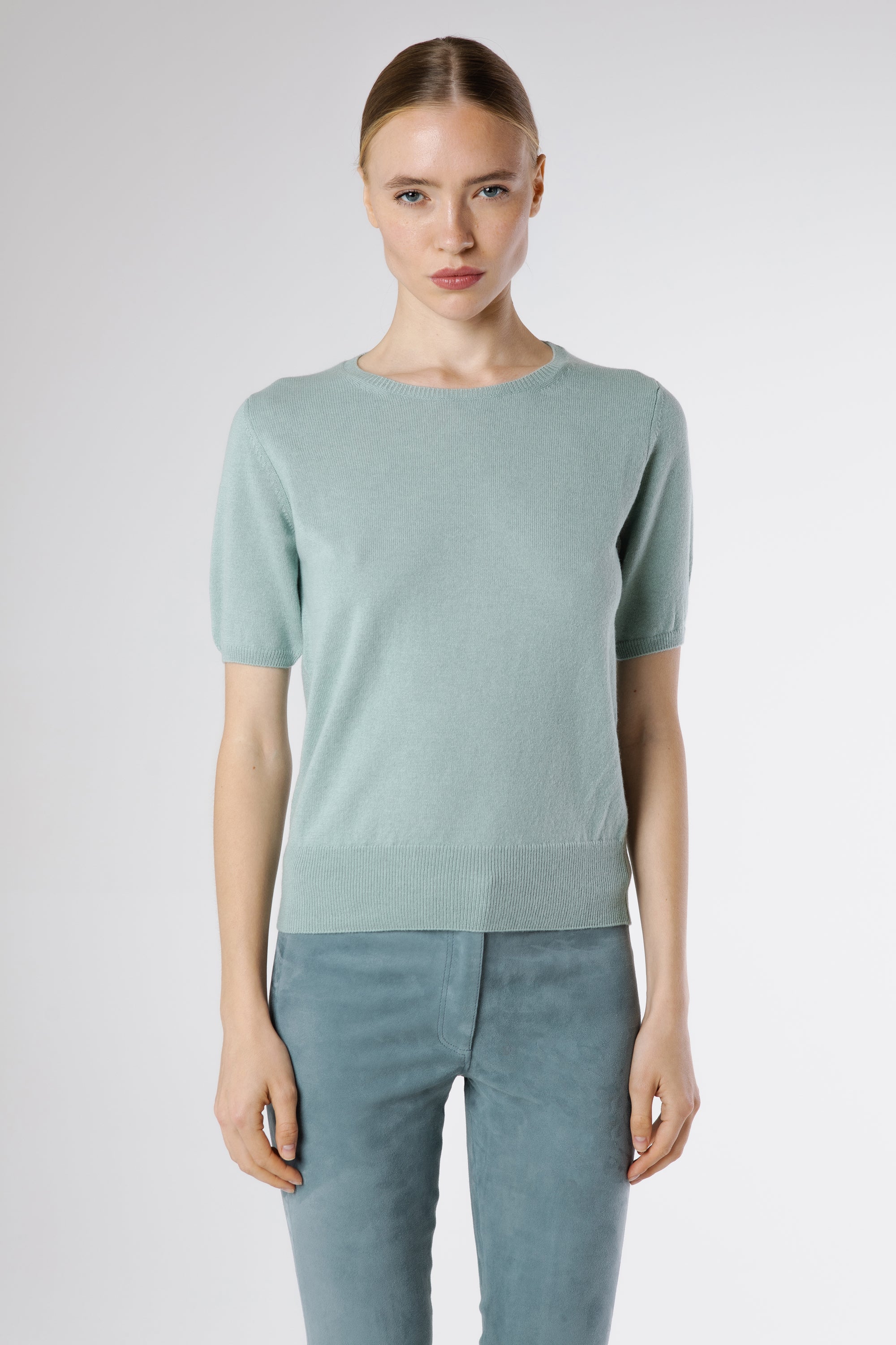 Buy Ginan Cashmere Pullover Dew online – front view of luxury Italian cashmere short sleeve sweater in soft pastel blue for women.