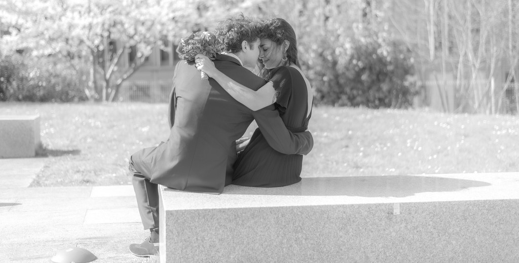 Album photo de luxe — French wedding photographer Paris — luxury wedding book France — Maison Elion — relique photographique rare — fragment intemporel — rituel artistique — photographe mariage haut de gamme — Seine-et-Marne 77 — album mariage bespoke sur mesure — timeless photography France — image symbolique — luxury French wedding photography