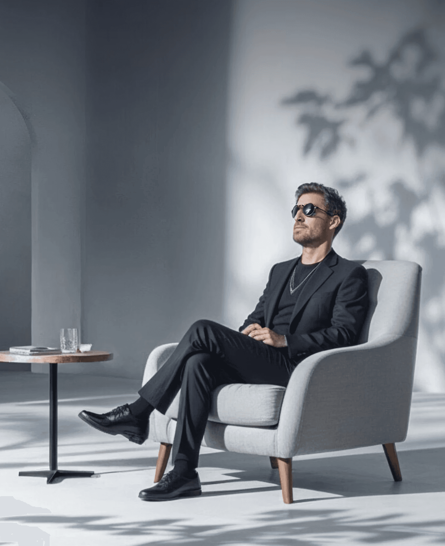 company formation in dubai uae - a men sit in the sofa