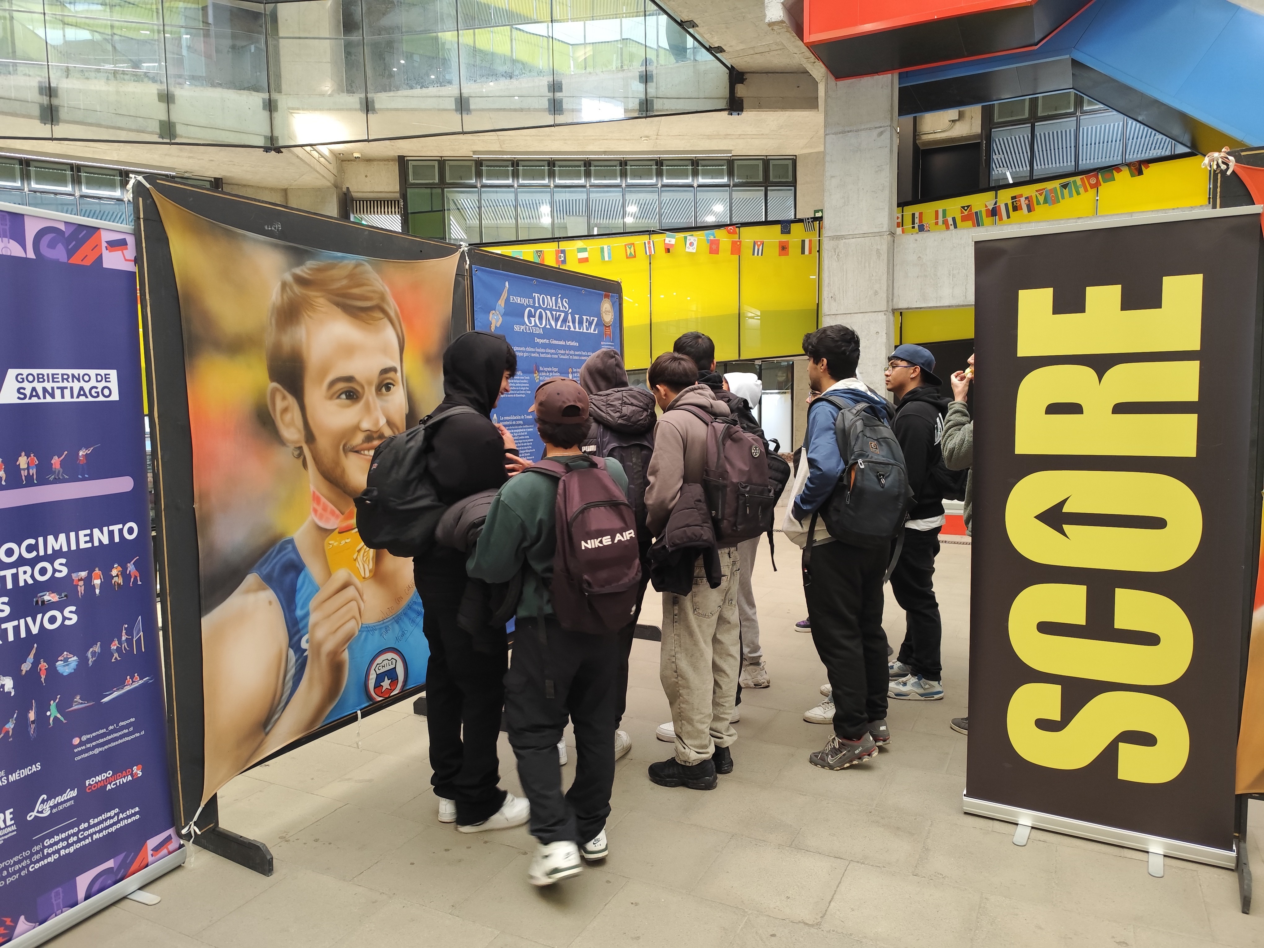 Exposición Leyendas del Deporte junto a María José Moya, la patinadora chilena de velocidad multicampeona.