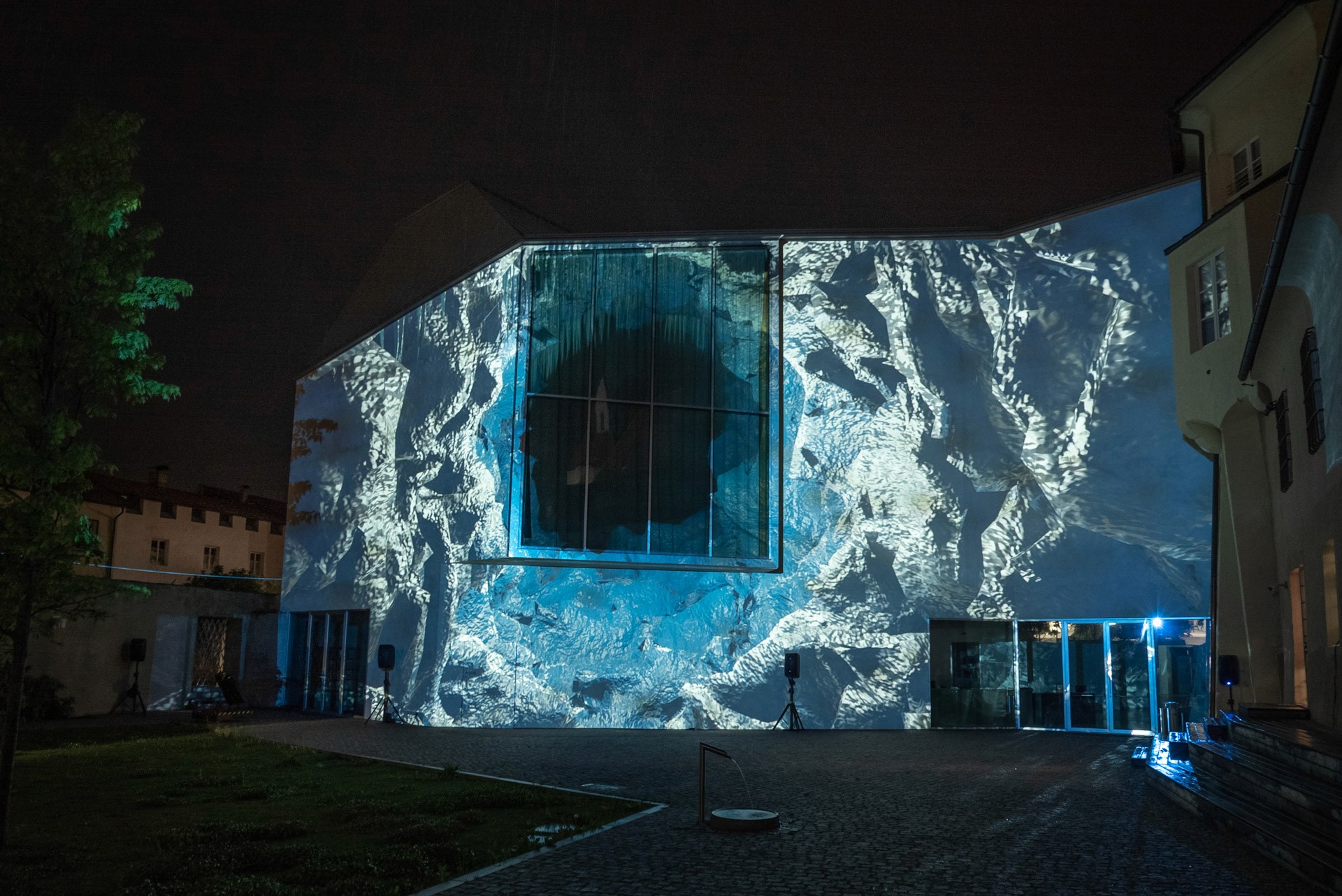 Strata-visualization of a glacier