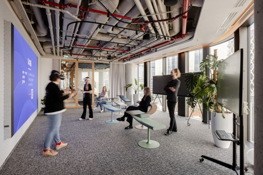 thiet-ke-phong-brainstorm