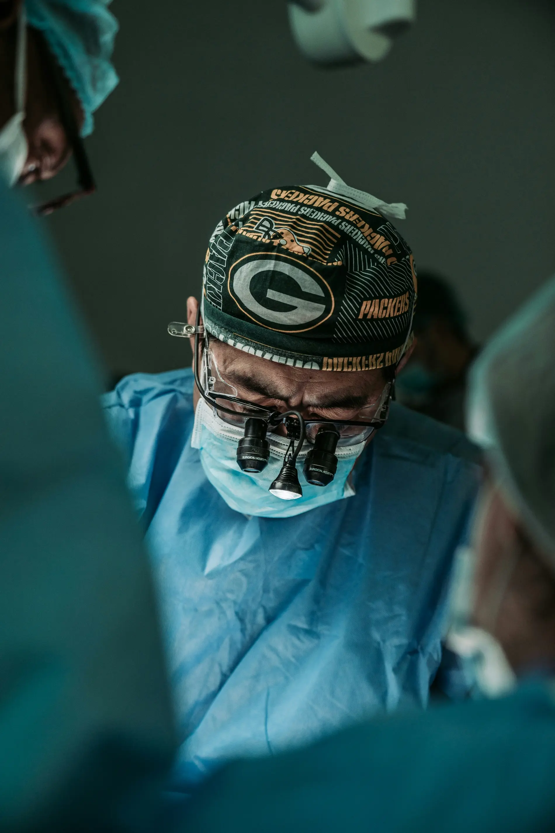 Surgeon in an operating room — Semantic healthcare AI systems