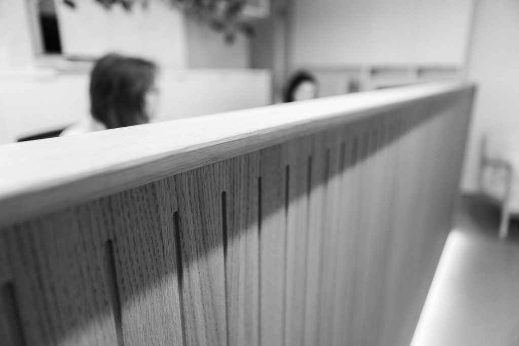 קלוז אפ על עמדת המזכירות