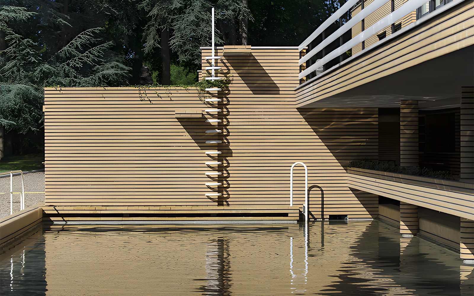 克羅瓦的維拉·卡夫魯瓦斯現代主義建築，擁有游泳池和露台，位於法國克羅瓦。