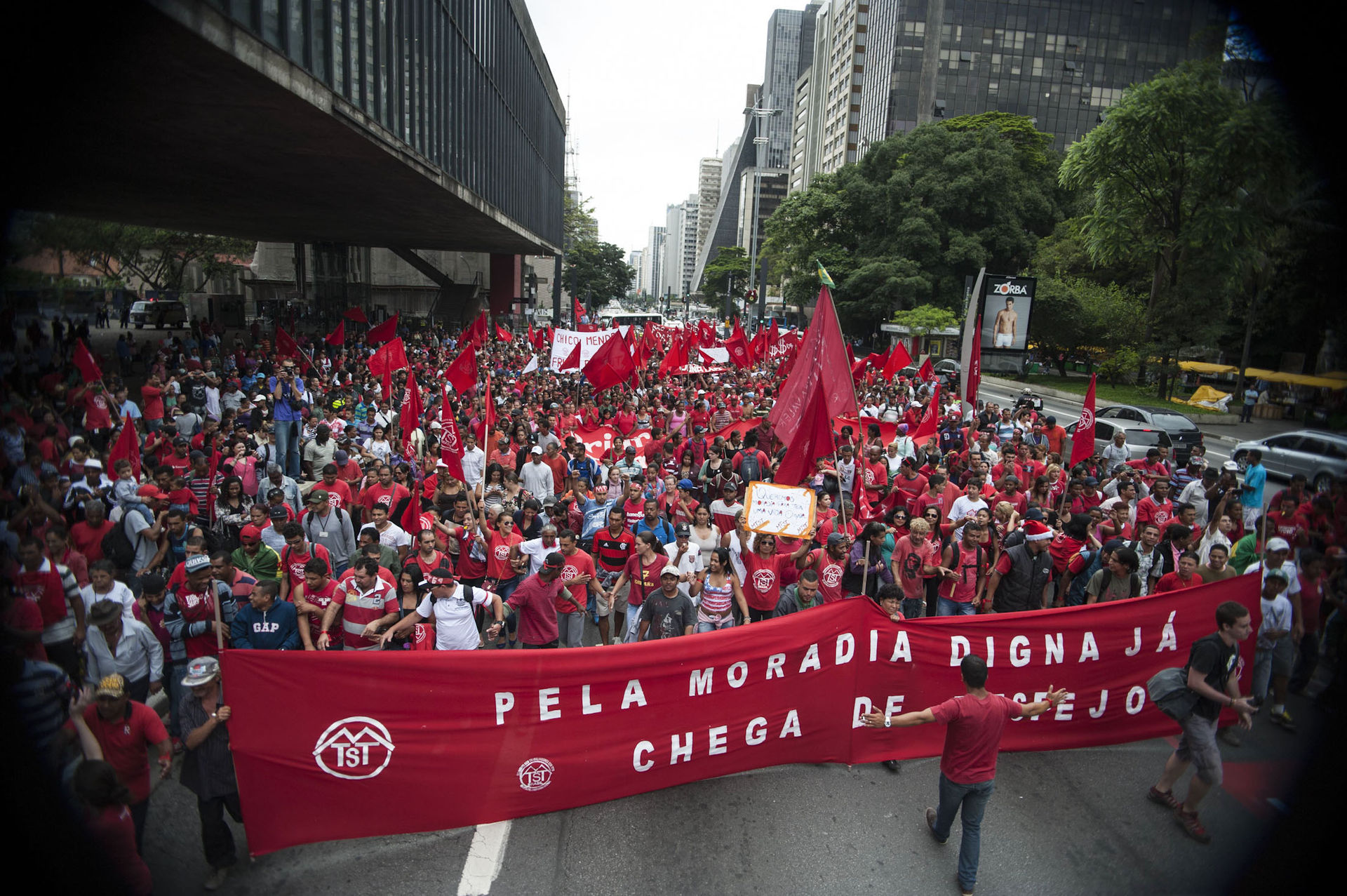 mtst protestando na avenida paulista