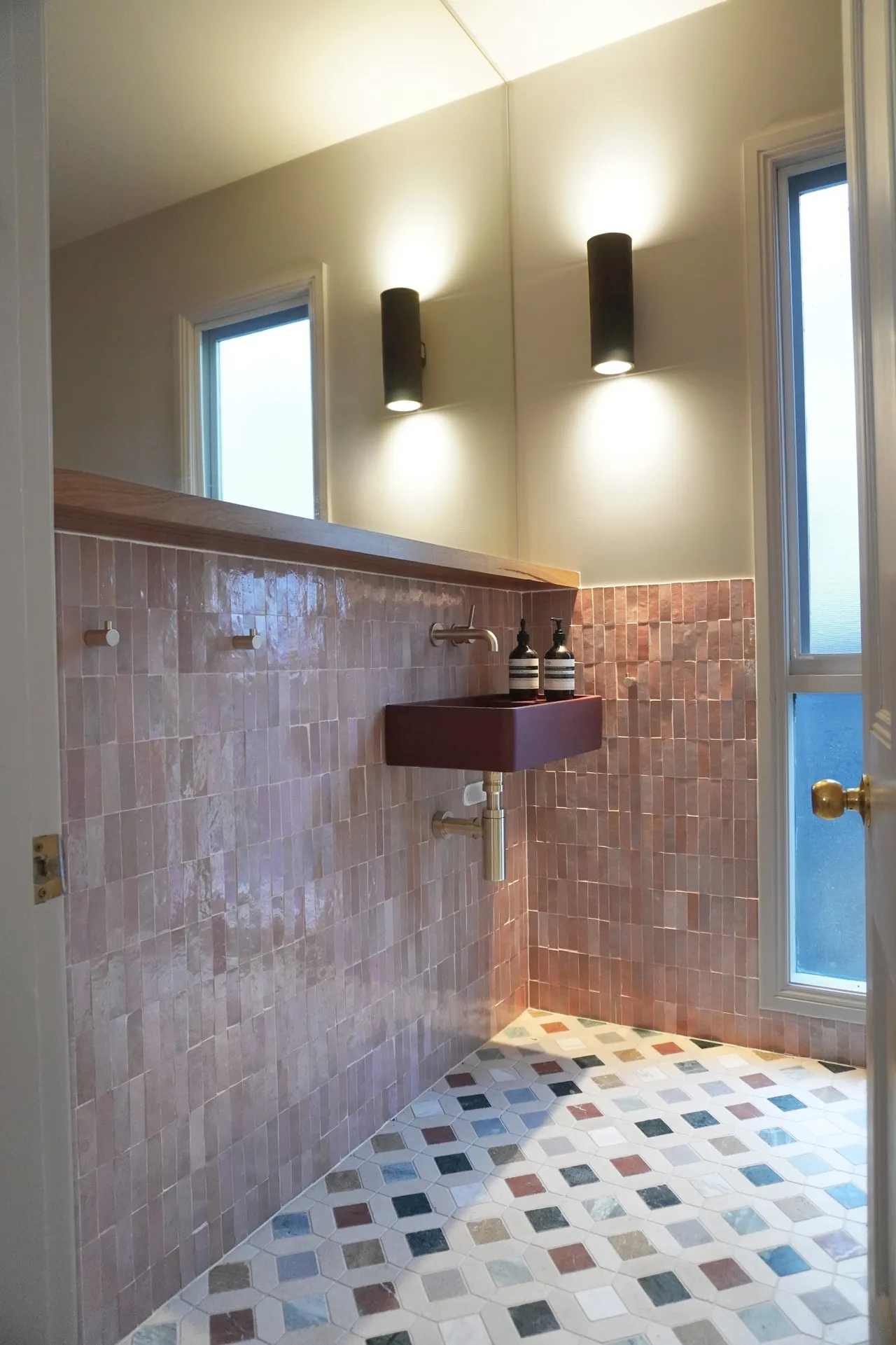 Bathroom lighting installation