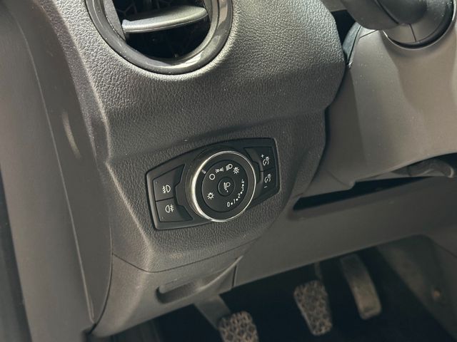 FORD Tourneo Courier 2018 RED Gebrauchtwagen - Galeriebild 11