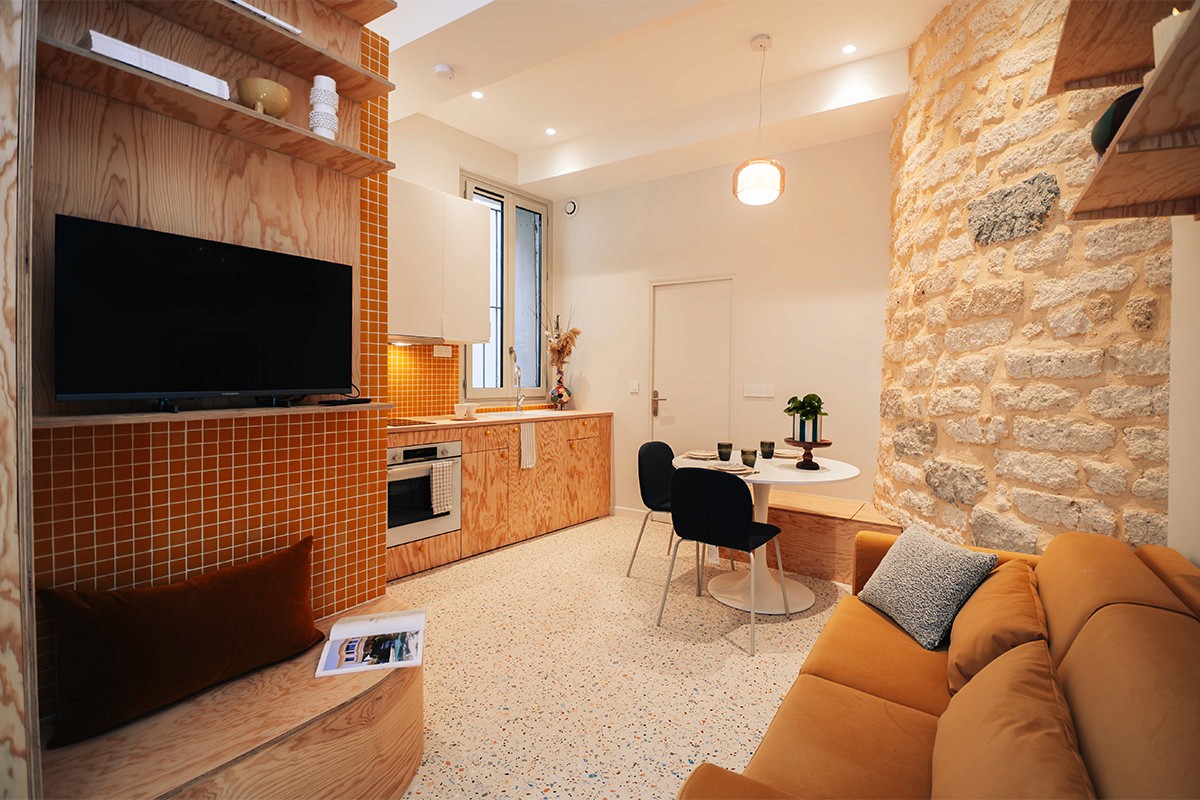 rénovation appartement Montpellier, rénovation studio Montpellier, rénovation totale appartement, transformation studio, réhabilitation appartement ancien, architecture intérieure, architecte DPLG, architecte d'intérieur Montpellier, agence d'architecture Montpellier, rénovation haut de gamme, rénovation clé en main, rénovation de prestige, architecture contemporaine, design intérieur contemporain.  studio sur mesure, optimisation des espaces, petit espace, aménagement studio, agencement studio, studio contemporain, appartement compact, micro habitat, optimisation du rangement, mobilier intégré, mobilier sur mesure, menuiserie sur mesure, aménagement multifonction, gain de place, rangement intégré, appartement fonctionnel, design compact, espace optimisé.  rénovation appartement ancien, restructuration intérieure, redistribution des espaces, décloisonnement, rénovation complète, création de volumes, aménagement intelligent, conception architecturale, design d'espace, amélioration du confort, valorisation immobilière, transformation d'habitat, projet résidentiel, rénovation urbaine.  cuisine intégrée, kitchenette design, cuisine sur mesure, cuisine compacte, électroménager encastré, mobilier contemporain, niche décorative, éclairage intégré, matériaux naturels, bois clair, finition haut de gamme, décoration contemporaine, intérieur chaleureux, ambiance méditerranéenne, appartement design.  fresque murale, mur artistique, couleur terracotta, décoration graphique, design sur mesure, architecture intérieure créative, identité visuelle forte, décoration personnalisée, intérieur unique, formes organiques, design méditerranéen, appartement de caractère, architecture expressive.  location meublée, investissement locatif, studio étudiant, appartement Airbnb, rénovation locative haut de gamme, optimisation de surface, valorisation patrimoniale, rentabilité immobilière, aménagement locatif, studio premium, habitat urbain contemporain.  architecte Montpellier, architecte d'intérieur Montpellier, rénovation appartement Montpellier, rénovation studio Montpellier, agence d'architecture Montpellier, architecte Hérault, rénovation Hérault, aménagement intérieur Montpellier, design intérieur Montpellier, rénovation haut de gamme Montpellier.  architecte Nîmes, architecte d'intérieur Nîmes, rénovation appartement Nîmes, rénovation studio Nîmes, agence d'architecture Nîmes, architecte Gard, rénovation Gard.  architecte Perpignan, architecte d'intérieur Perpignan, rénovation appartement Perpignan, rénovation studio Perpignan, agence d'architecture Perpignan, architecte Pyrénées-Orientales, rénovation Pyrénées-Orientales.  architecte Occitanie, rénovation appartement Occitanie, rénovation studio Occitanie, architecture intérieure Occitanie, optimisation des petits espaces, aménagement sur mesure, design contemporain, rénovation résidentielle, architecture d'intérieur, rénovation de prestige, appartement contemporain, studio haut de gamme.