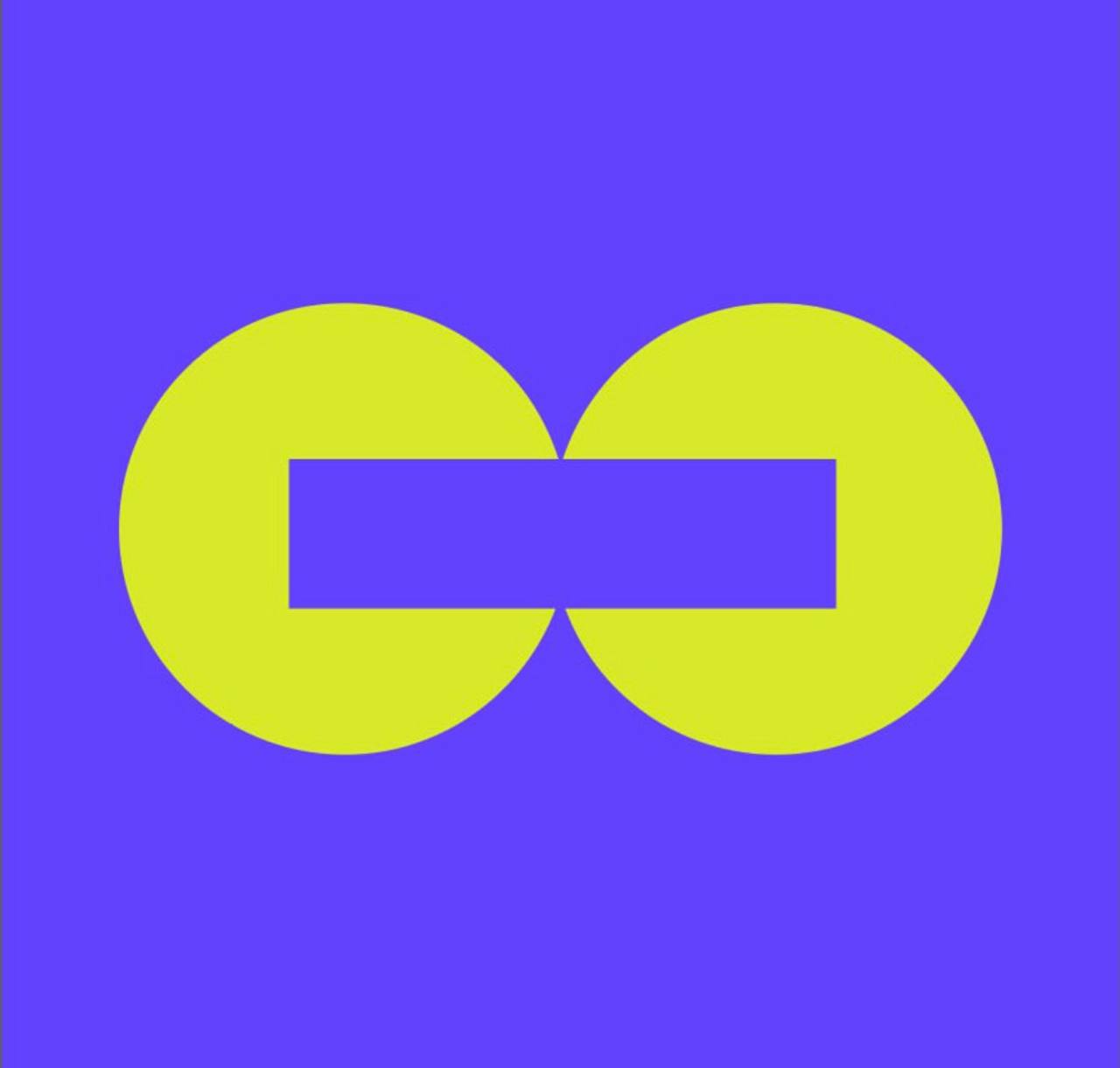 EarlyBird logo — minimal white bird icon on transparent background.