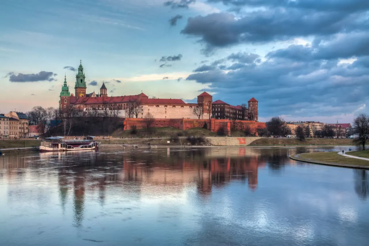 Panorama Warszawy z lotu ptaka – rynek nieruchomości