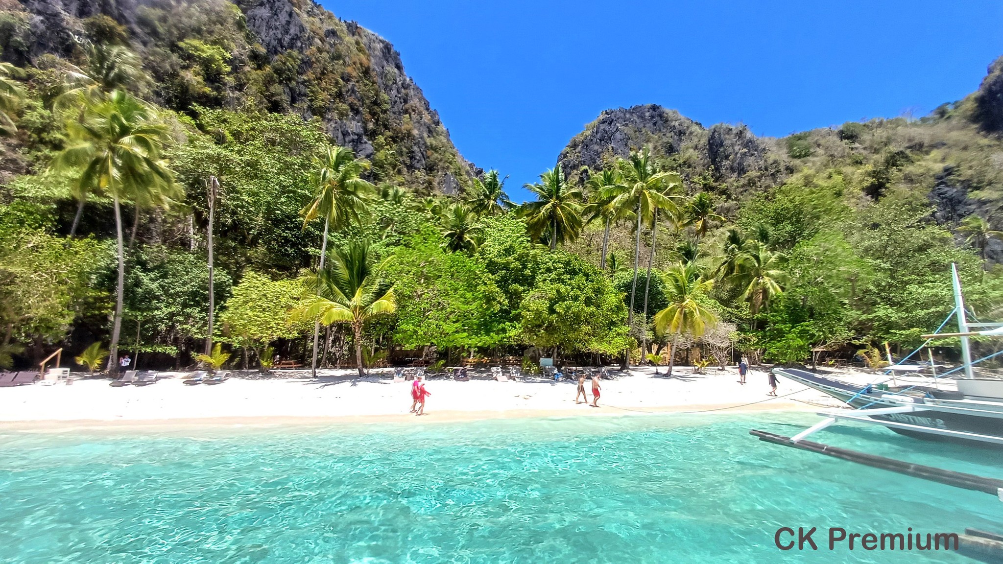 Jedna z pláží v souostroví El Nido, Palawan, Filipíny.