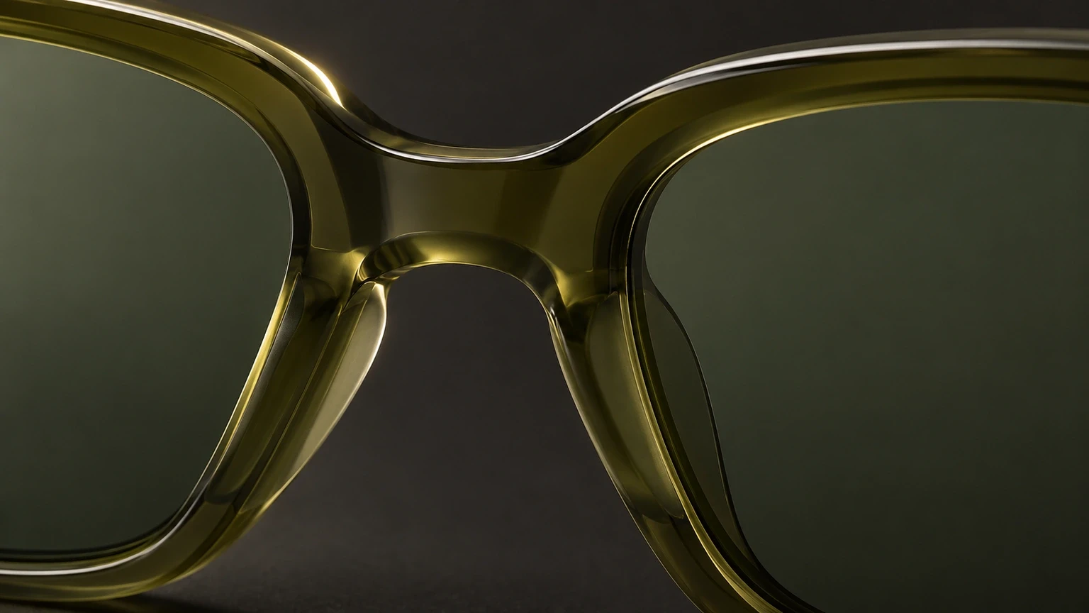 Glamoor eyewear campaign photo