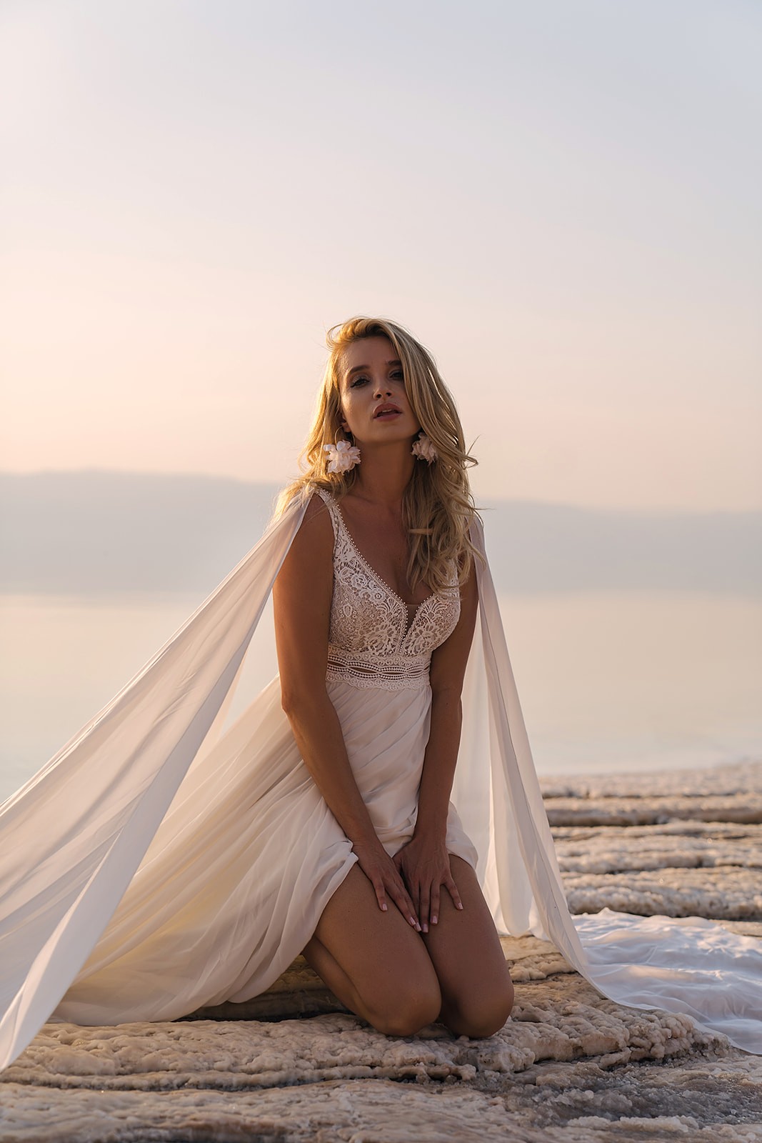 Brautkleid in leicht fließender A-Linie, ideal für die Strandhochzeit