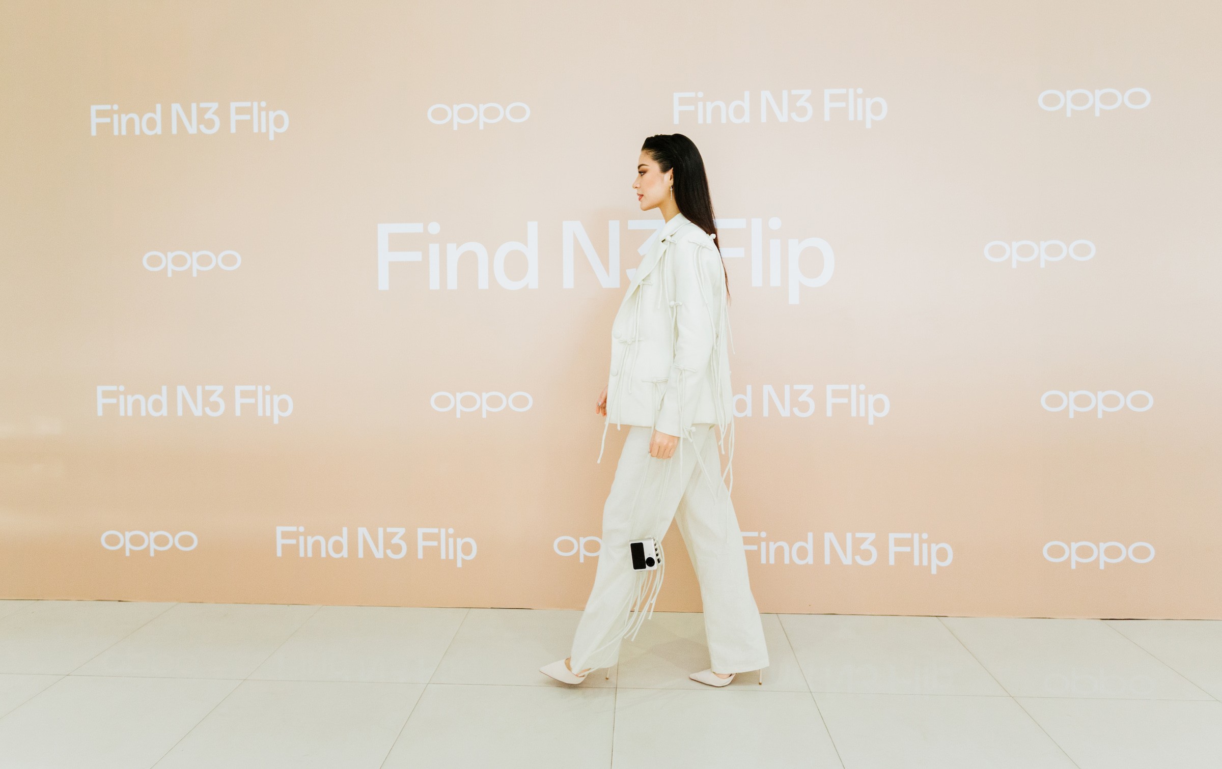 Introducing OPPO Flip