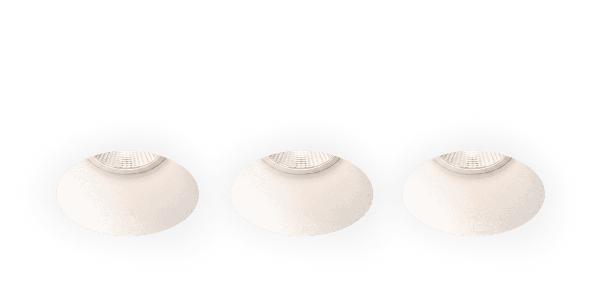 a black woman wearing the white wireless headphone