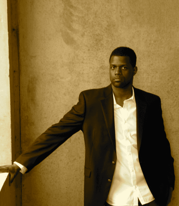 woman on focus photography